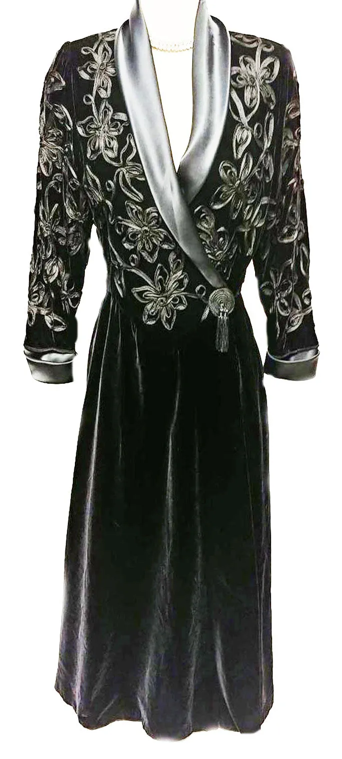 *GLAMOROUS VINTAGE FLORA NIKROOZ NEIMAN MARCUS DRESSING GOWN - MADE IN THE U.S.A.