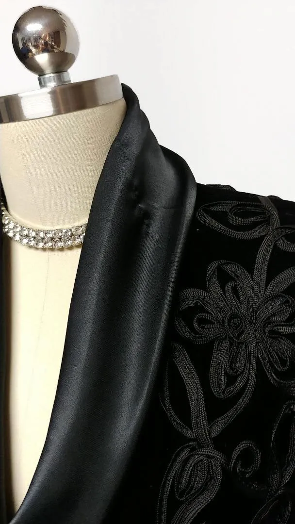 *GLAMOROUS VINTAGE FLORA NIKROOZ NEIMAN MARCUS DRESSING GOWN - MADE IN THE U.S.A.